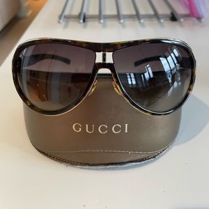 Gucci aviator sunglasses